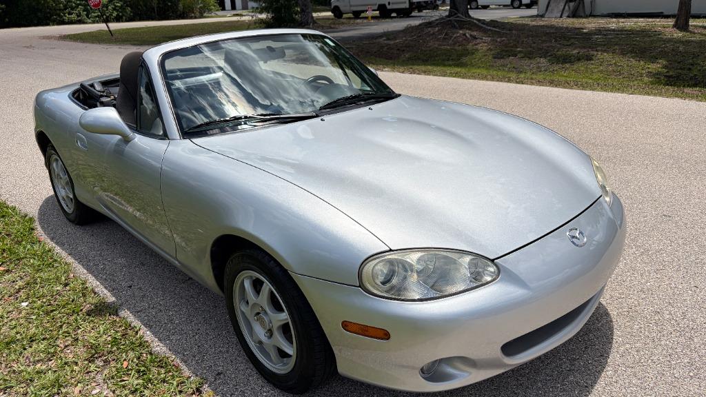 2001 Mazda MX-5 Miata Base's photo